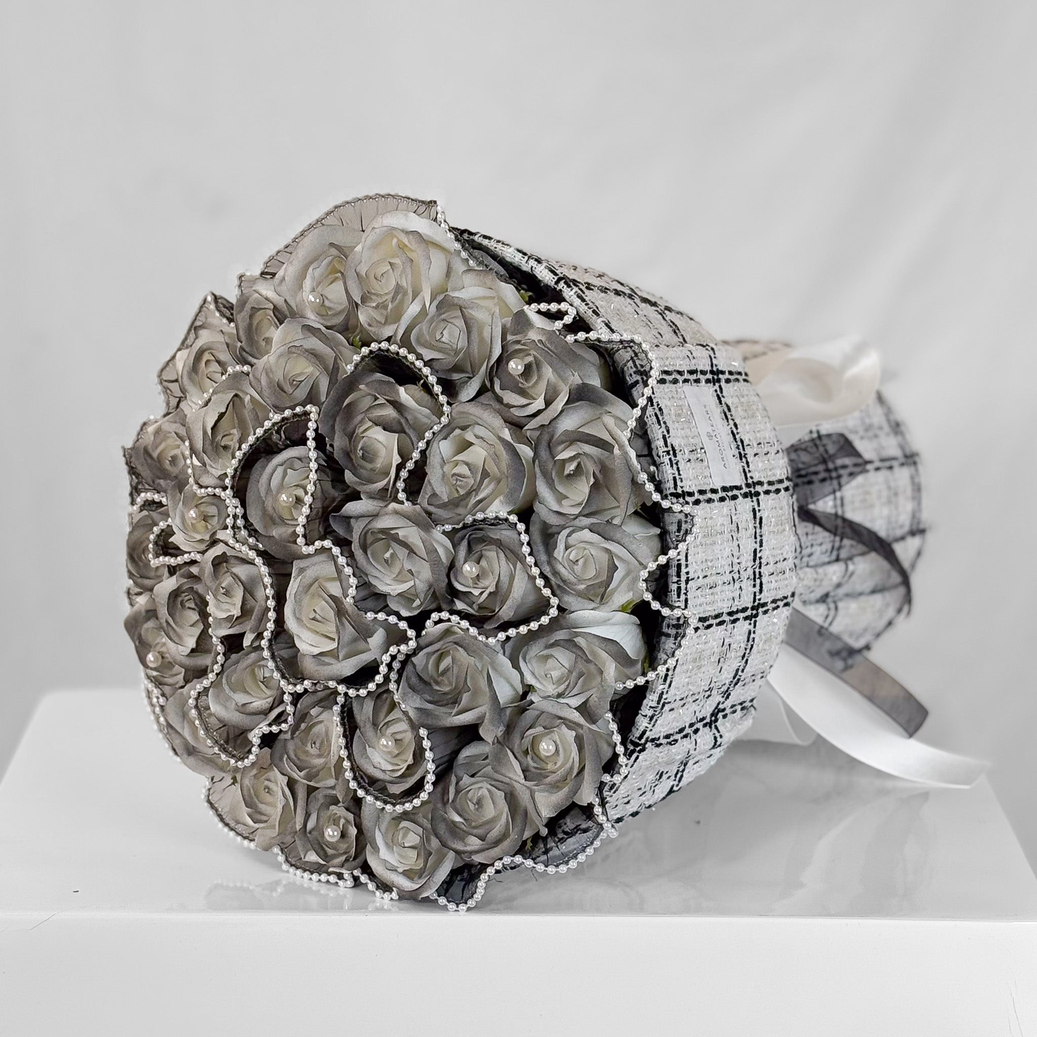 33 Roses - Luxe Collection Soap Round Bouquet