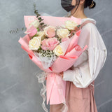 Romantic 12 Fresh Roses Bouquet