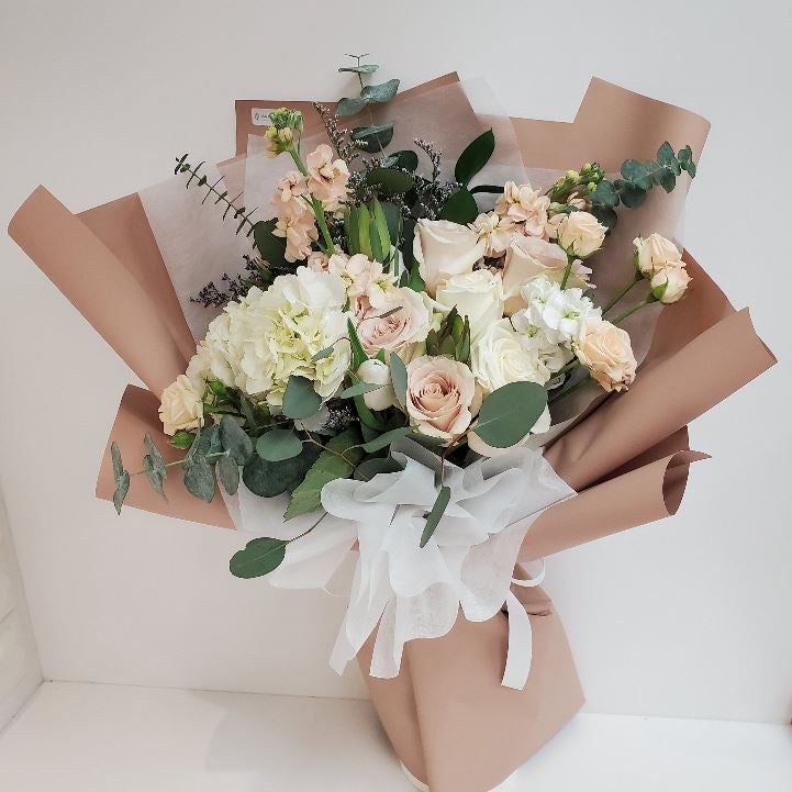 Champagne - Designer's Choice Fresh Bouquet - Aromatears flower Designer Choice