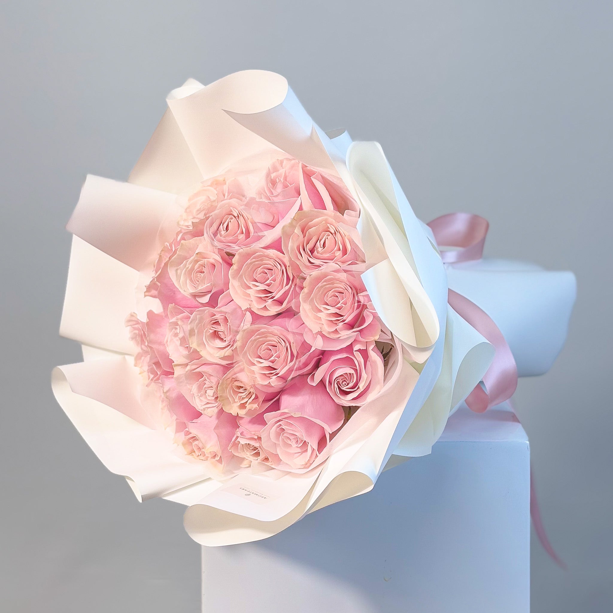 Classic Round Fresh Rose Bouquet - Aromatears flower Fresh Roses