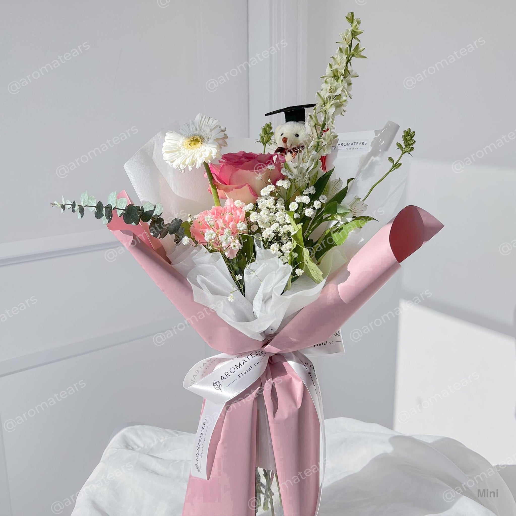 Designer's Choice Simple Mixed Fresh Bouquet