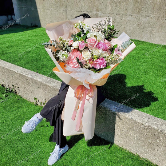 Giant Designer's Choice Fresh Flowers Bouquet