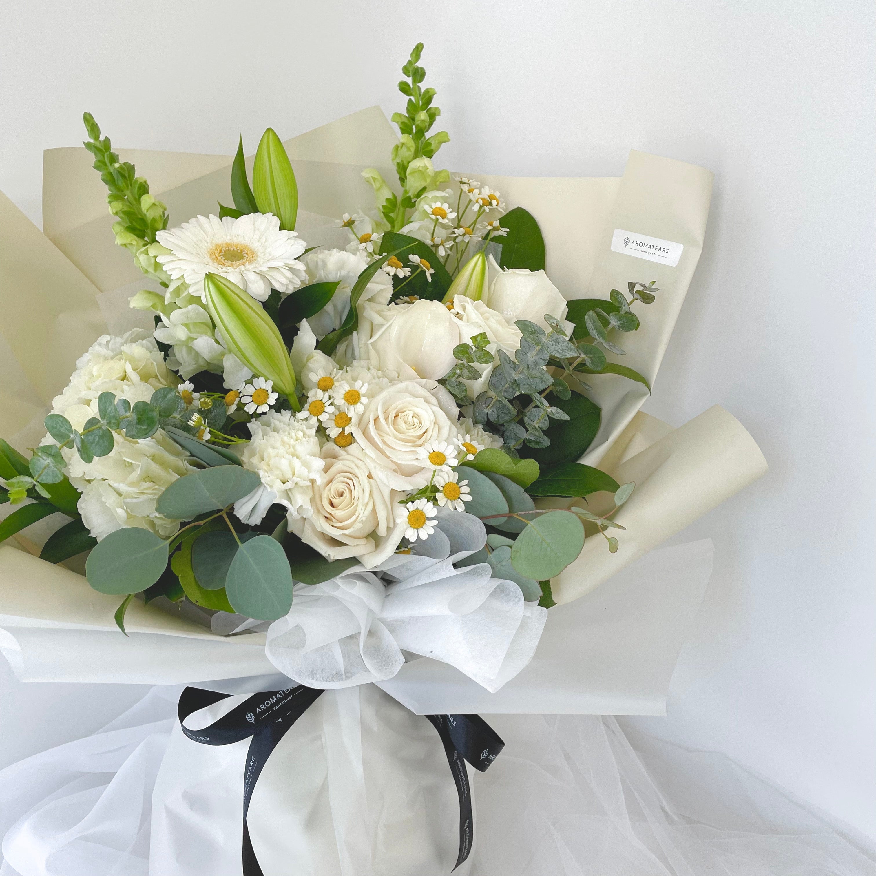 Green& Ivory - Designer's Choice Fresh Bouquet - Aromatears flower Designer Choice