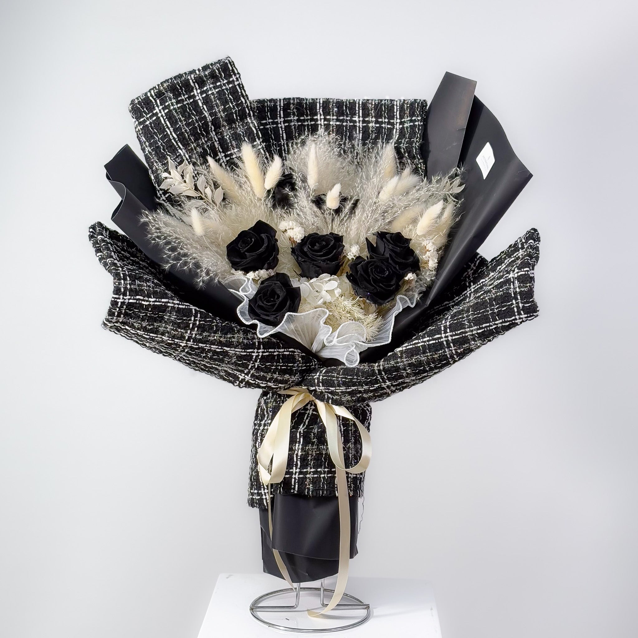 Midnight Lovers Black Preserved Rose Bouquet - Aromatears flower Preserved Roses