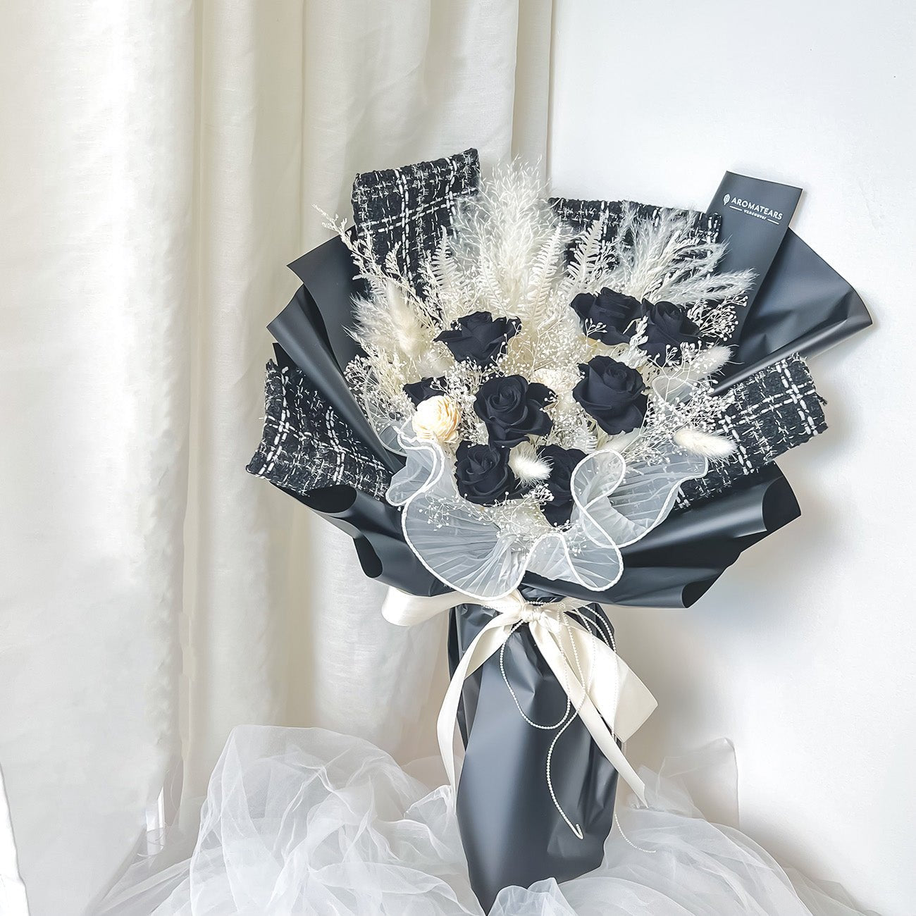 Midnight Lovers Black Preserved Rose Bouquet - Aromatears flower Preserved Roses