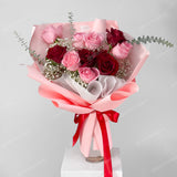 Romantic 12 Fresh Roses Bouquet