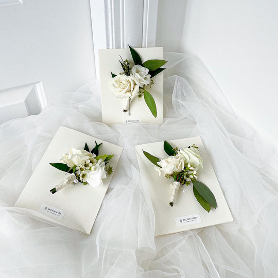 Green & White - Groomsmen Boutonnière