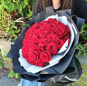 Classic Round Fresh Rose Bouquet - Aromatears flower Fresh Roses